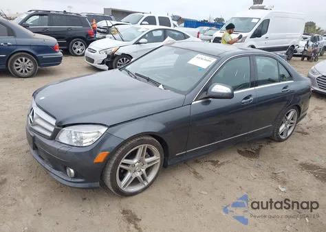 2009 Mercedes-Benz C 300 Luxury/Sport z USA, uszkodzony, nr VIN WDDGF54X29F229166